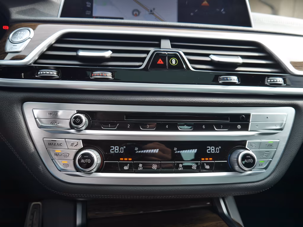 BMW 730