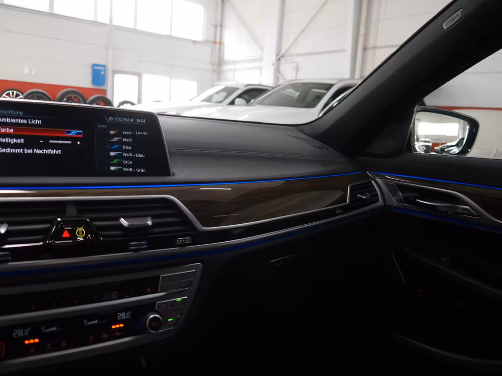 BMW 730