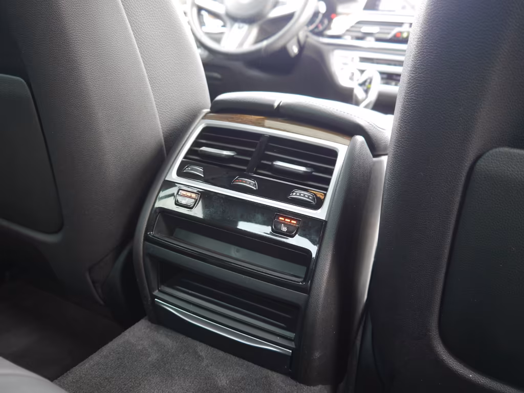 BMW 730