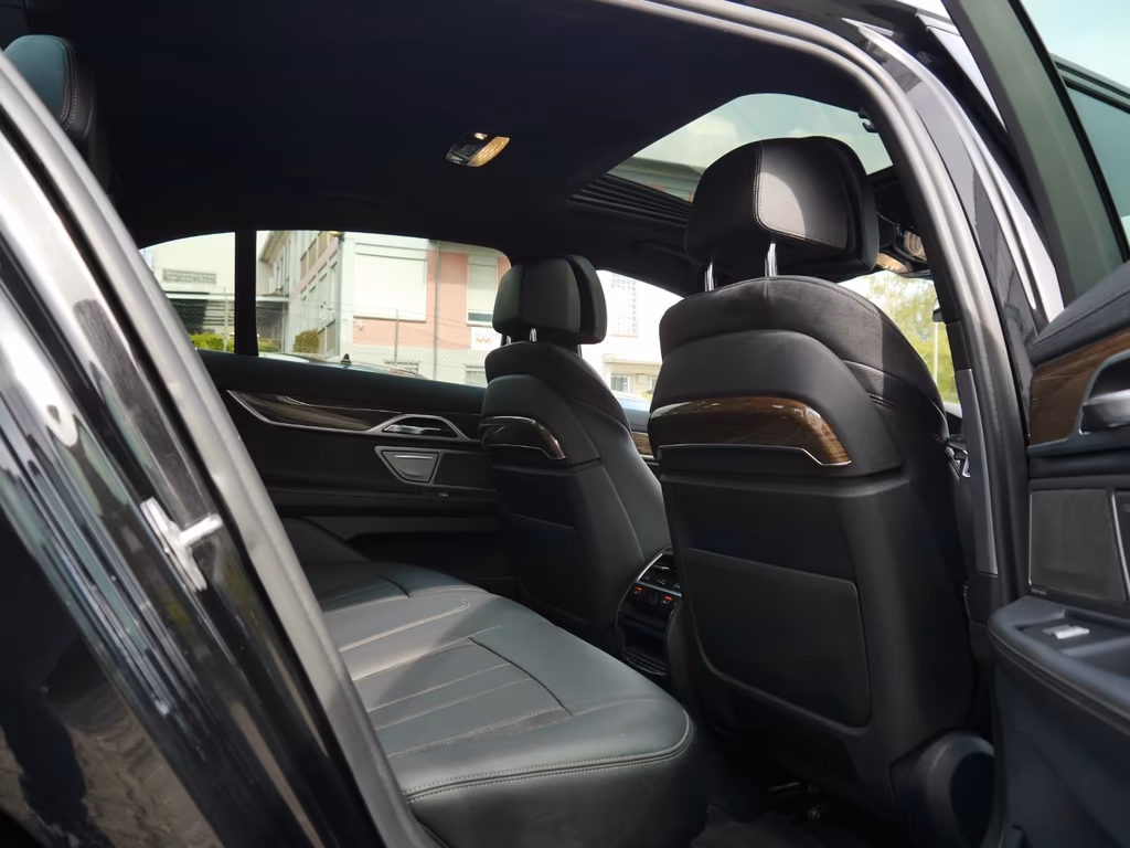 BMW 730