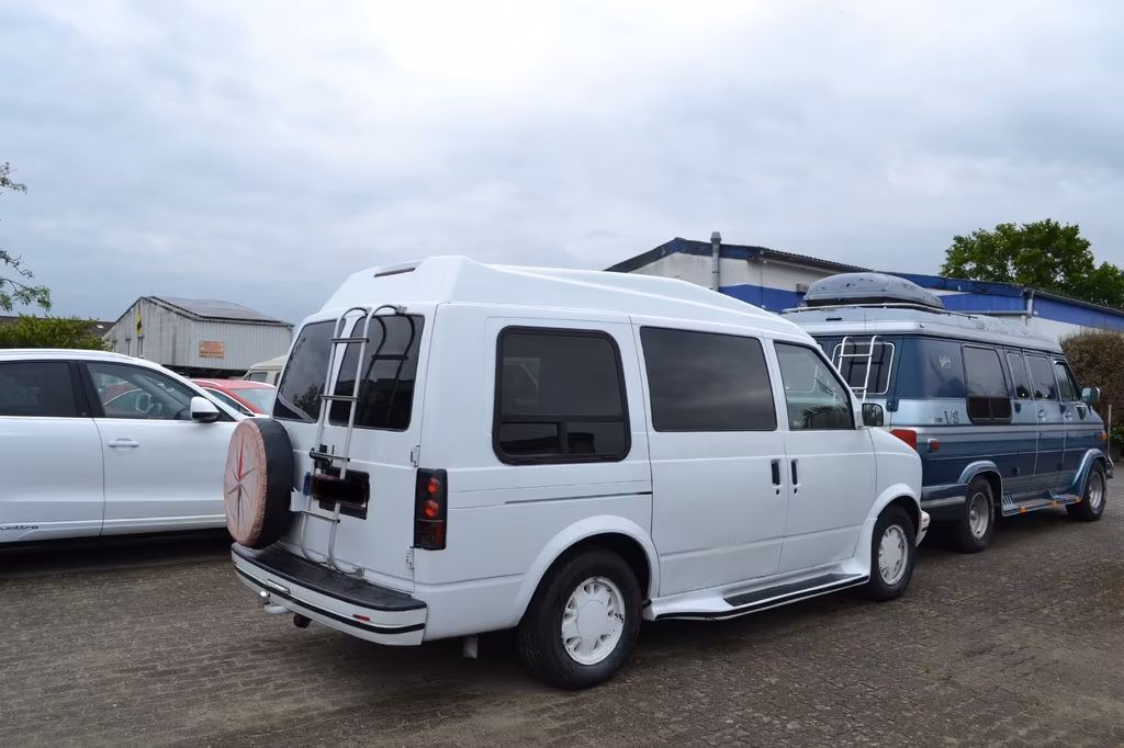 Chevrolet Astro