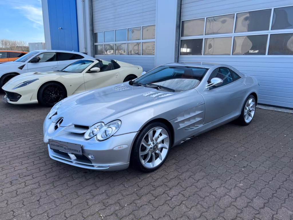 Mercedes-Benz SLR
