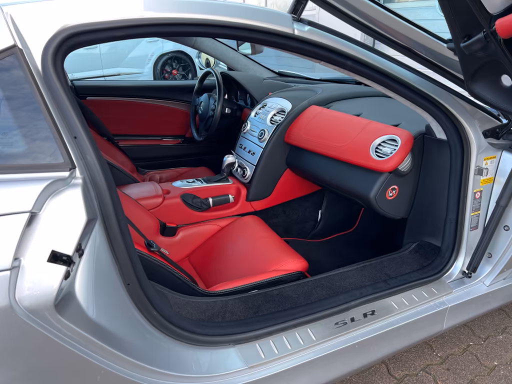 Mercedes-Benz SLR