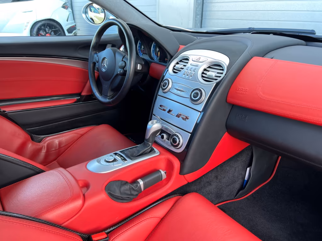 Mercedes-Benz SLR