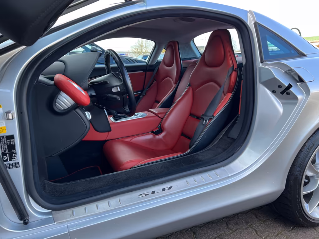 Mercedes-Benz SLR