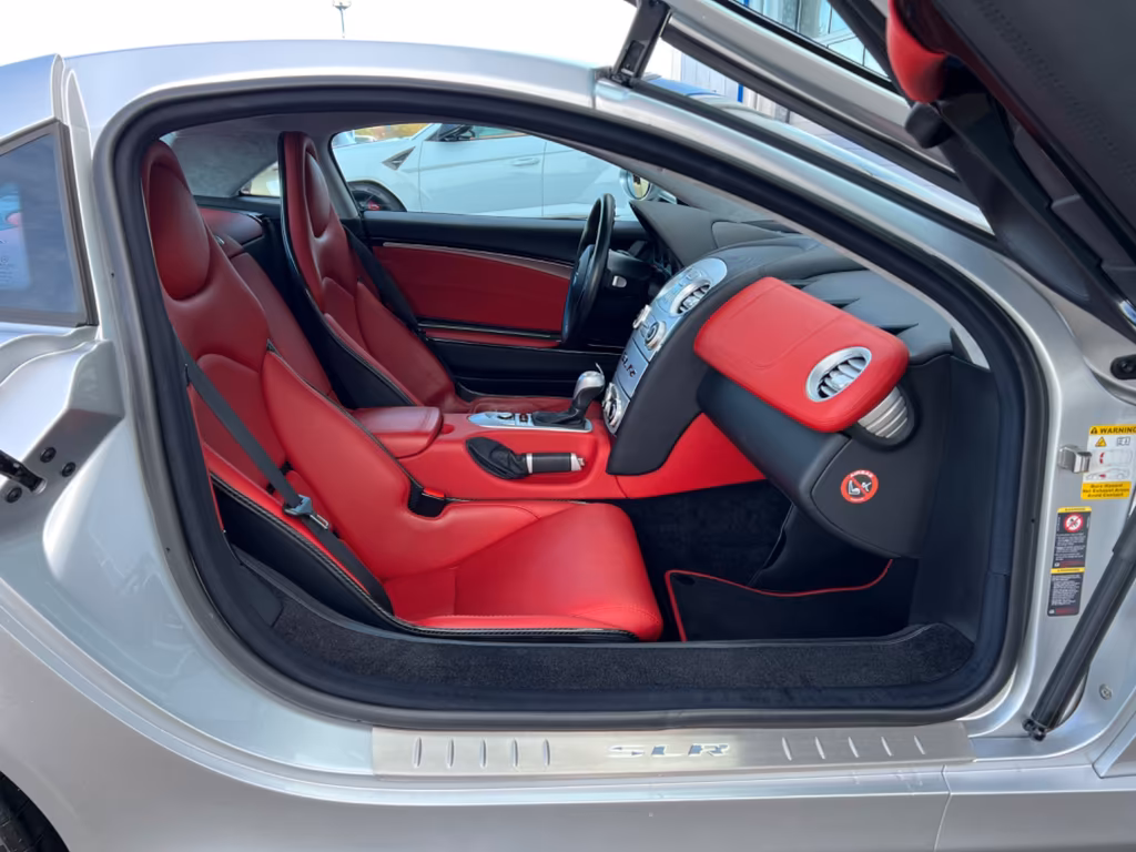 Mercedes-Benz SLR