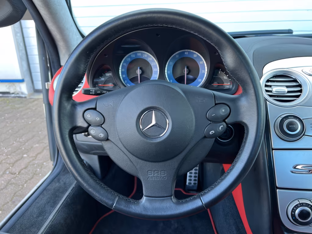 Mercedes-Benz SLR
