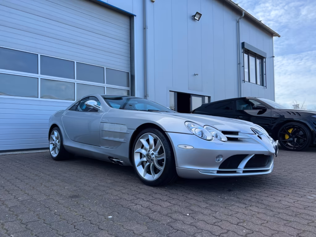 Mercedes-Benz SLR