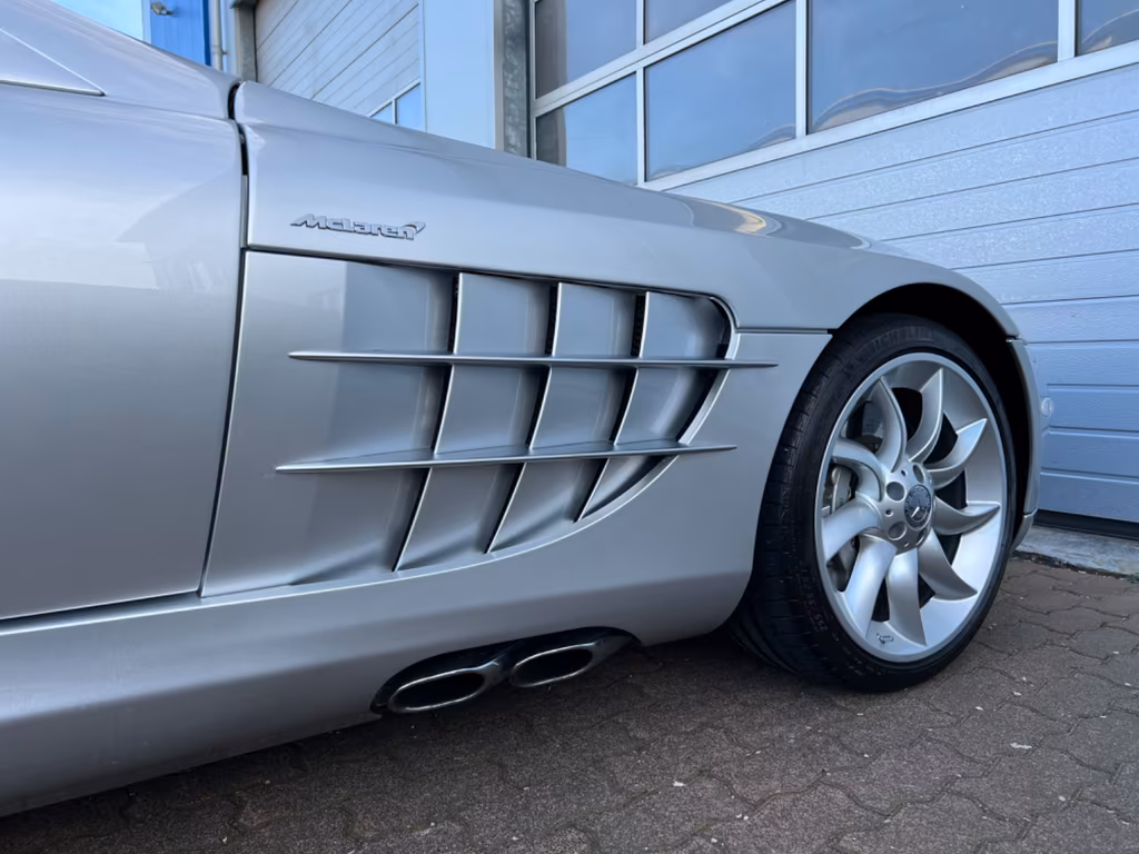 Mercedes-Benz SLR