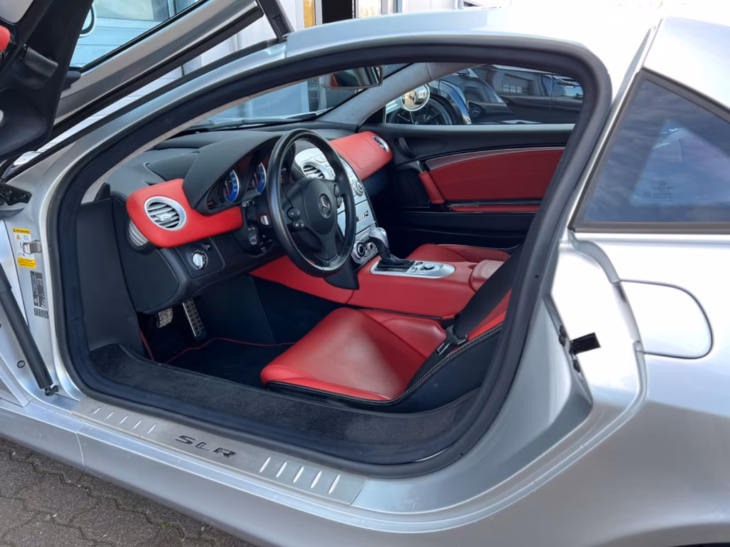 Mercedes-Benz SLR