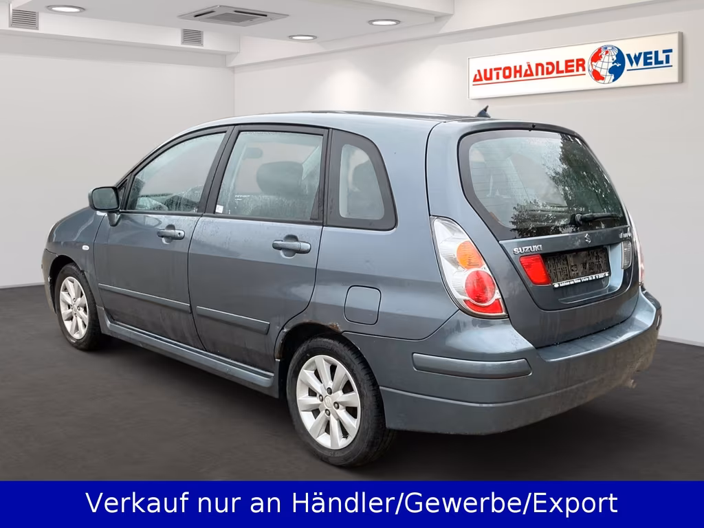 Suzuki Liana