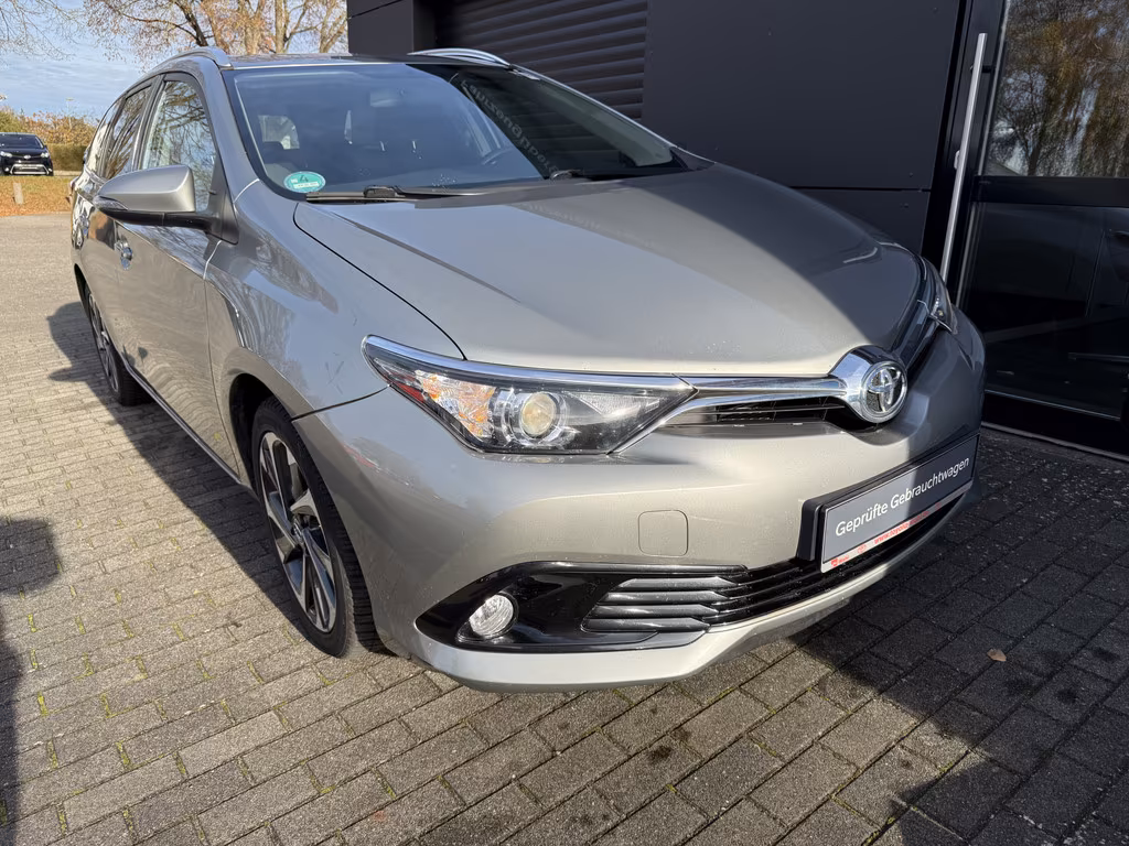Toyota Auris Touring Sports