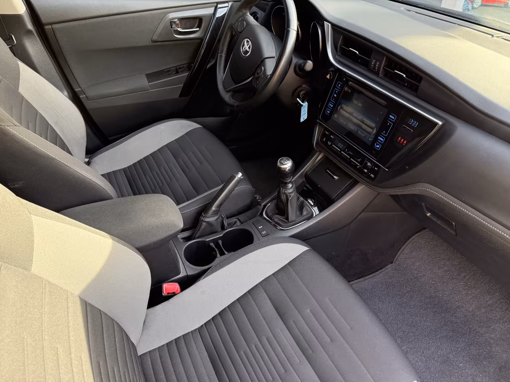 Toyota Auris Touring Sports