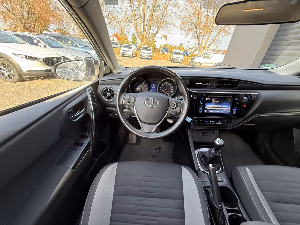Toyota Auris Touring Sports