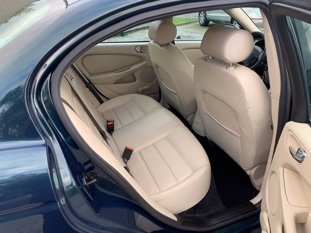 Jaguar X-Type
