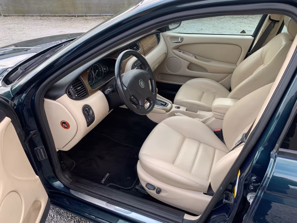 Jaguar X-Type