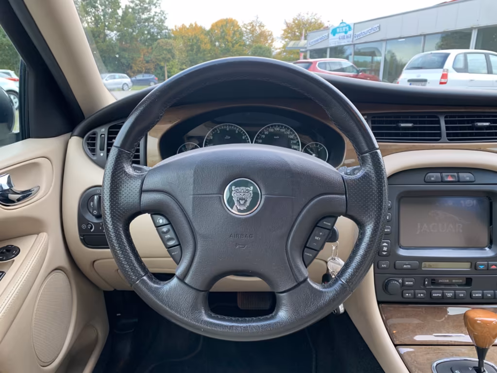 Jaguar X-Type