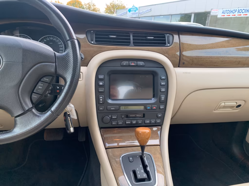 Jaguar X-Type