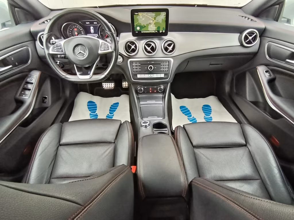 Mercedes-Benz CLA 220