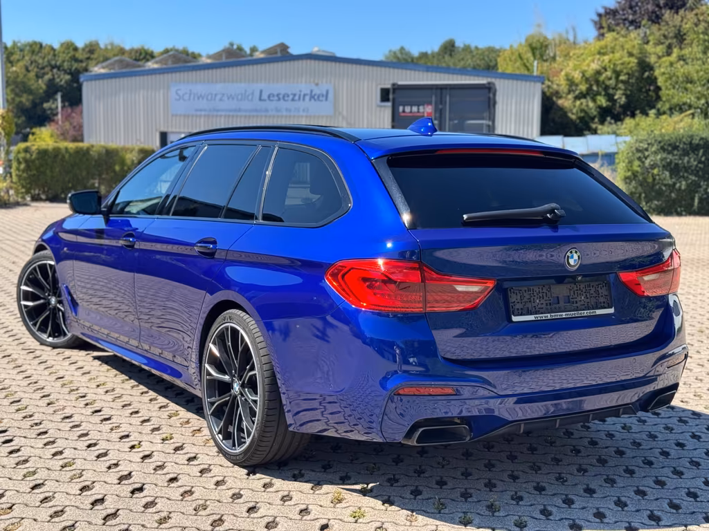 BMW M550