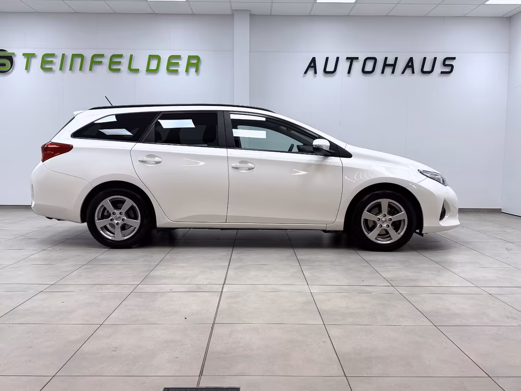 Toyota Auris Touring Sports