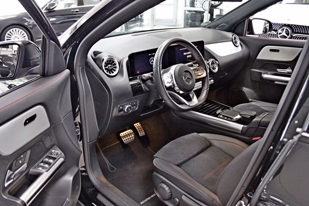 Mercedes-Benz GLA 220