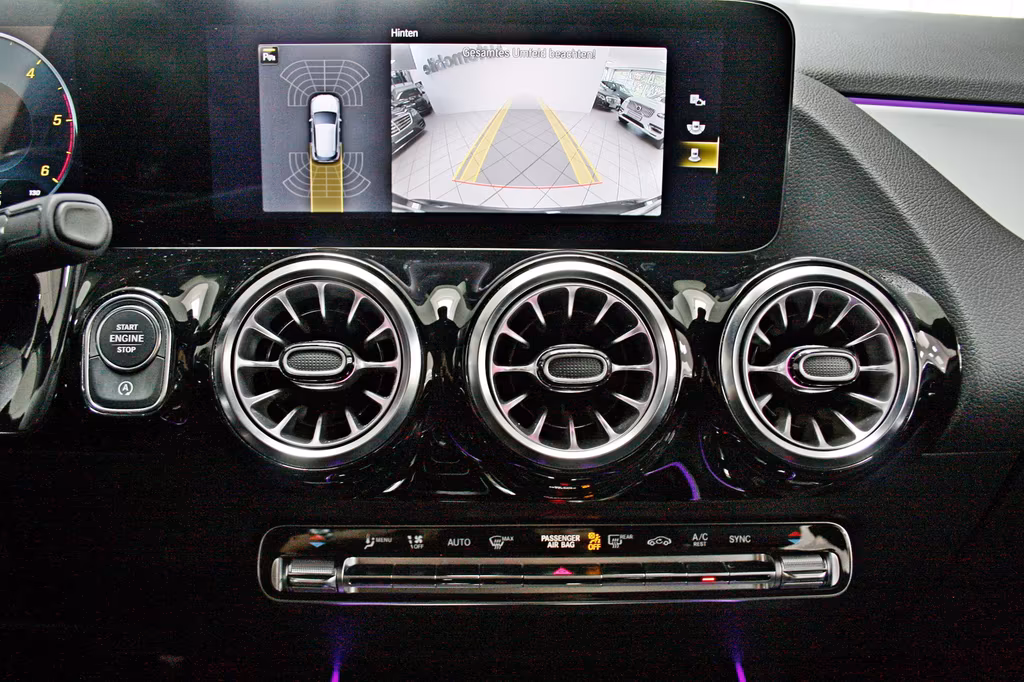 Mercedes-Benz GLA 220