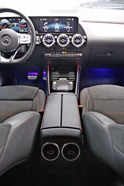 Mercedes-Benz GLA 220