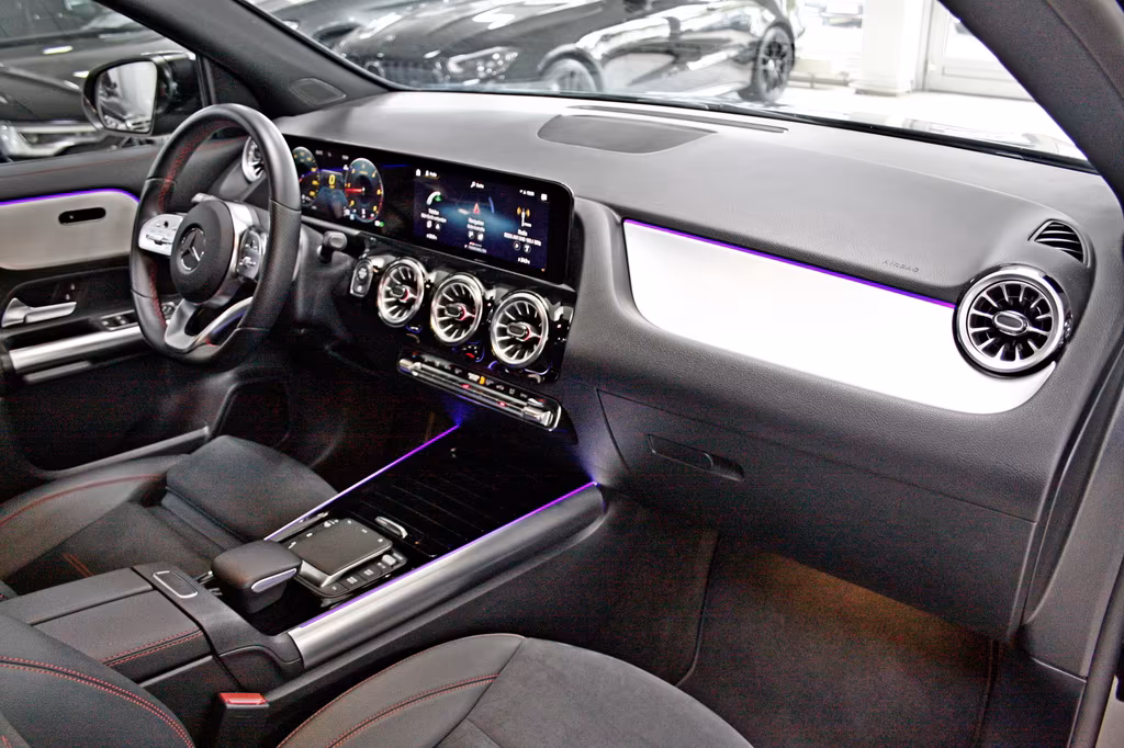 Mercedes-Benz GLA 220