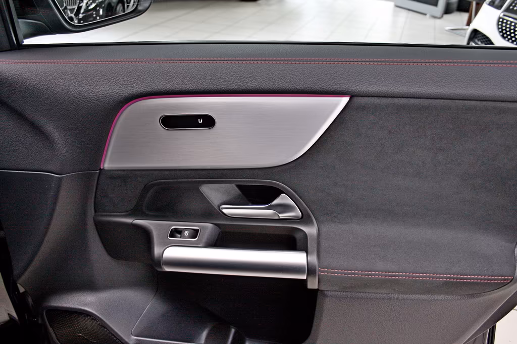 Mercedes-Benz GLA 220