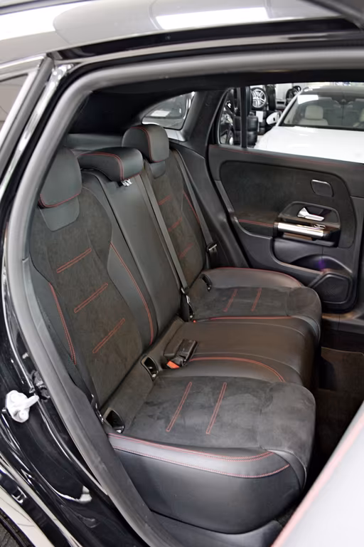 Mercedes-Benz GLA 220
