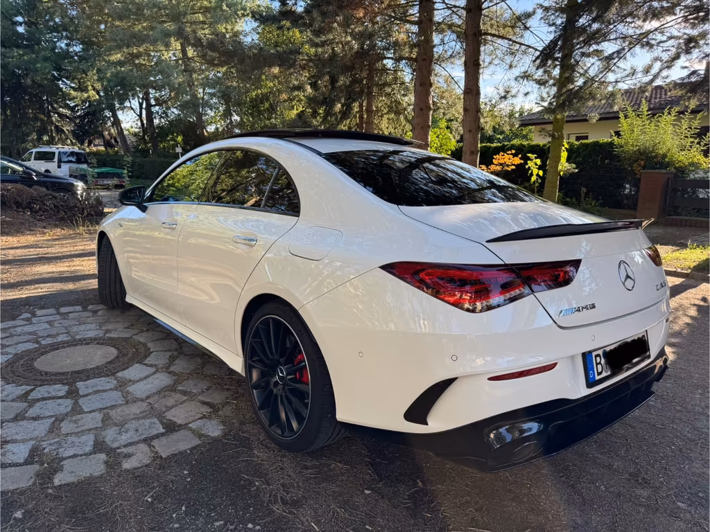 Mercedes-Benz CLA 35 AMG