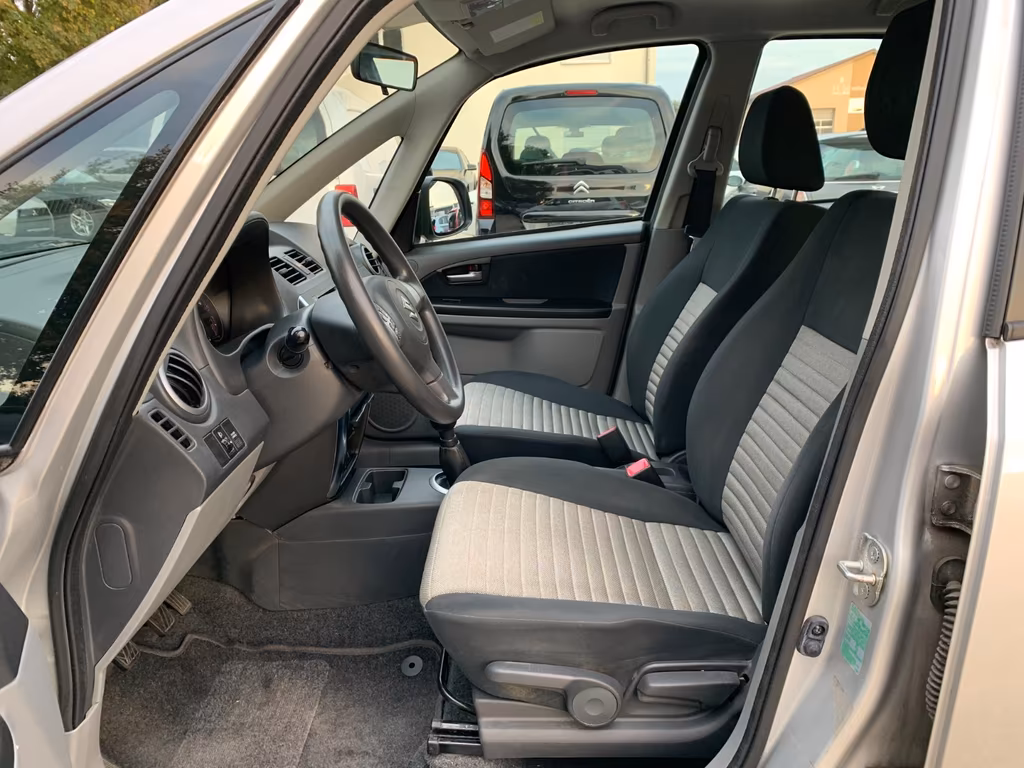 Suzuki SX4