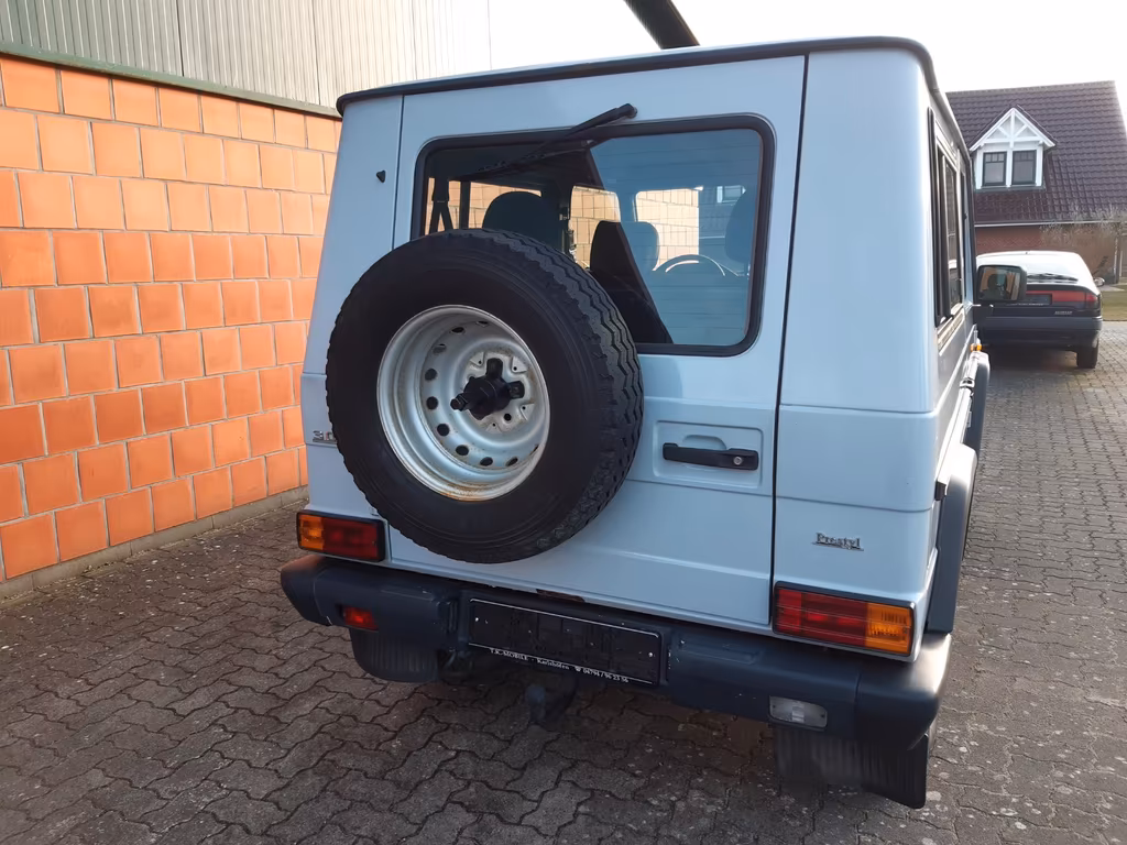 Mercedes-Benz G 300
