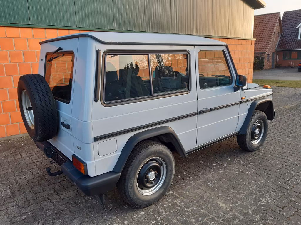 Mercedes-Benz G 300