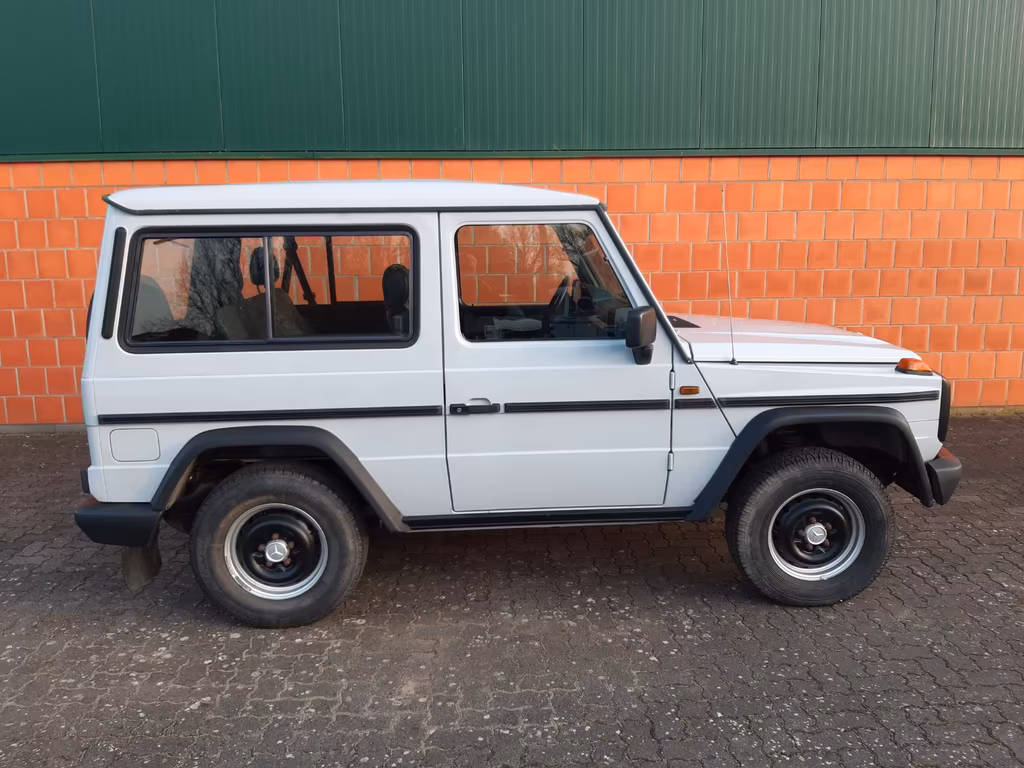 Mercedes-Benz G 300