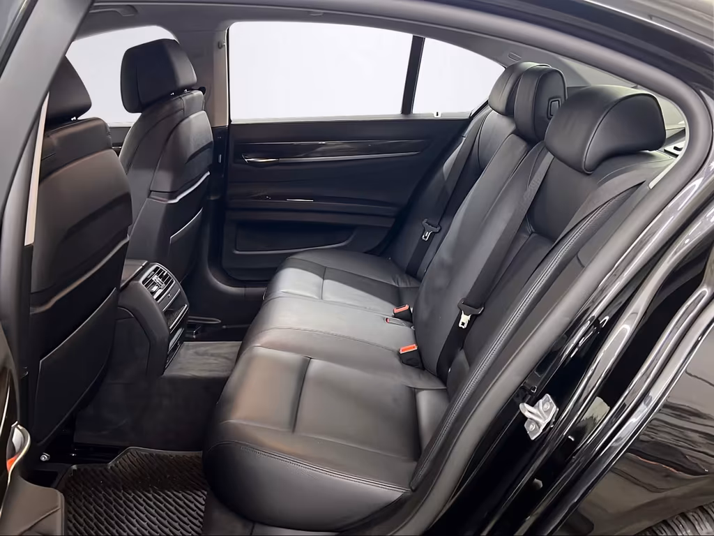 BMW 740