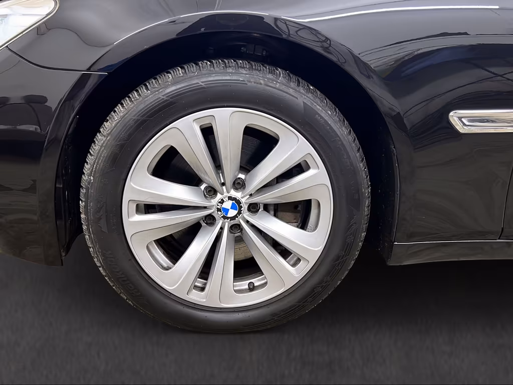 BMW 740