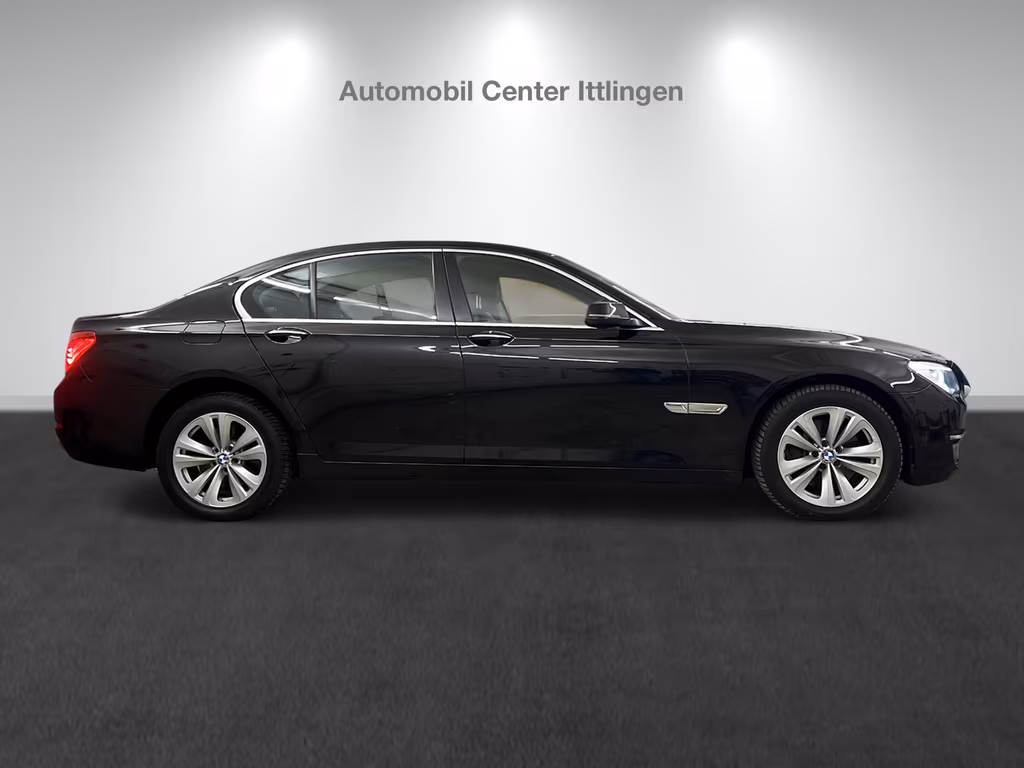 BMW 740