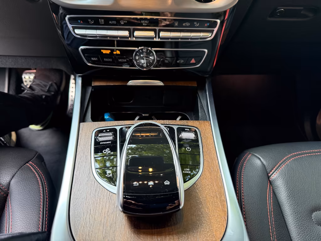 Mercedes-Benz G 400