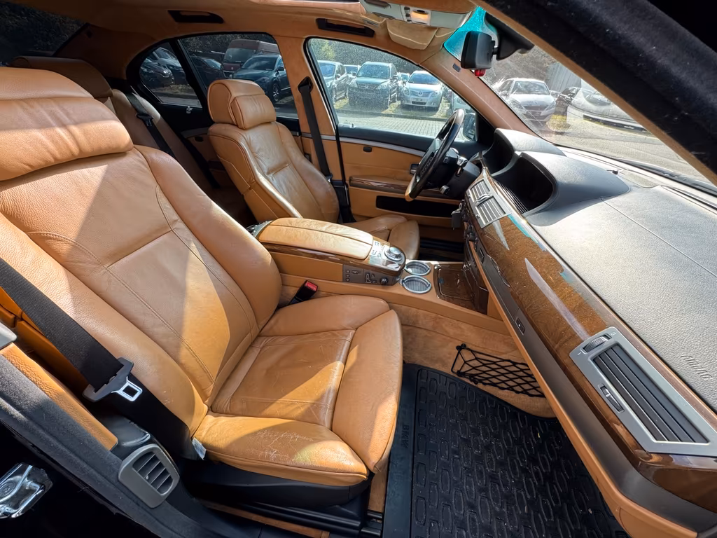 BMW 735