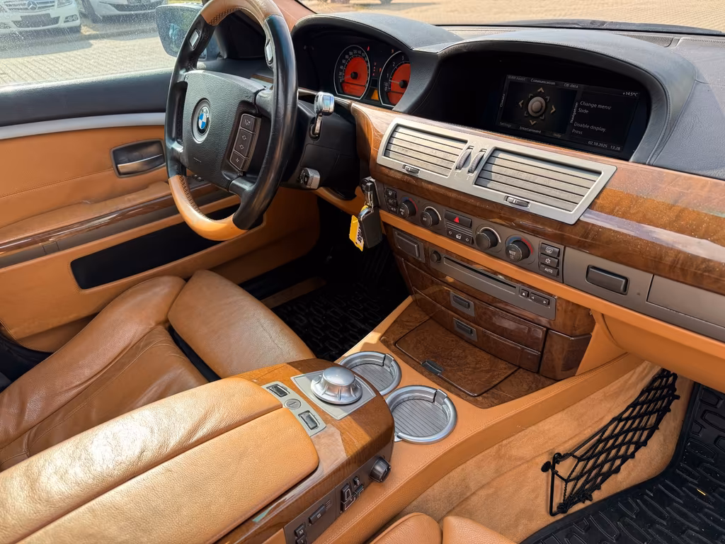 BMW 735