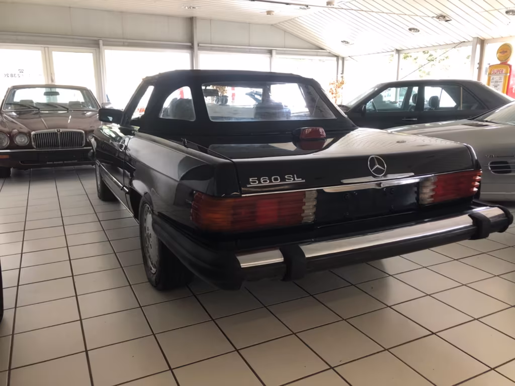 Mercedes-Benz SL 560