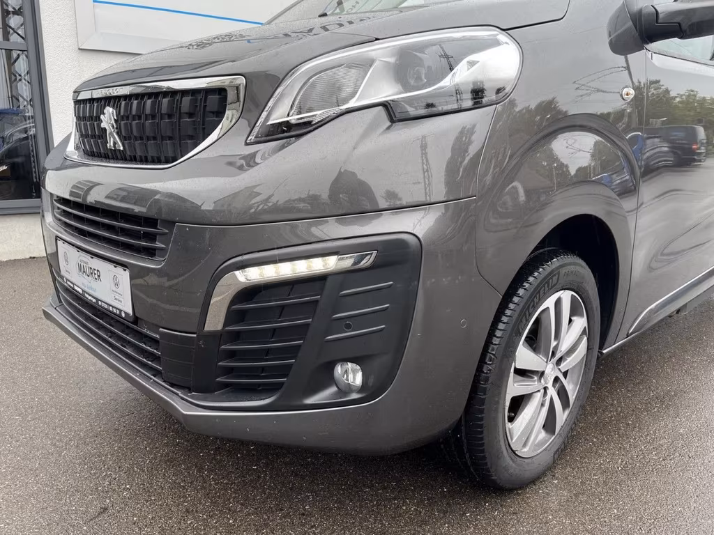 Peugeot Traveller