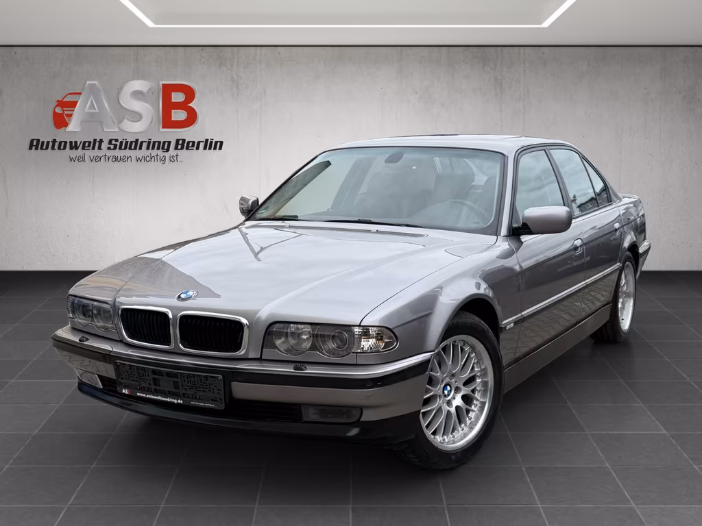 BMW 740