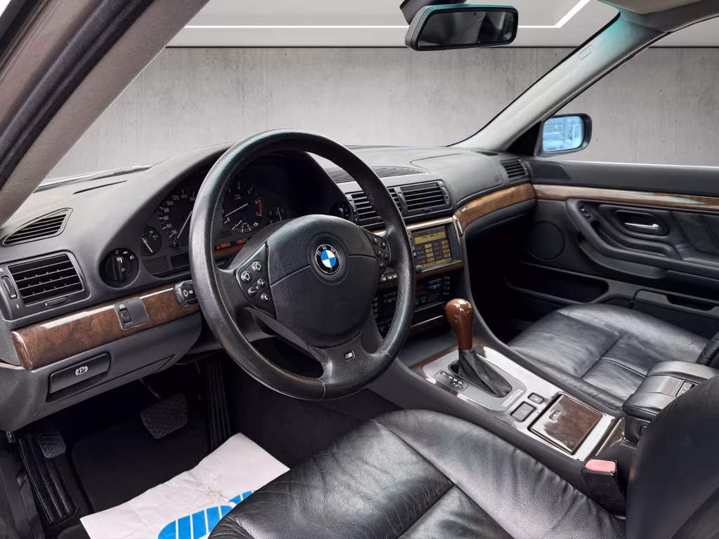BMW 740