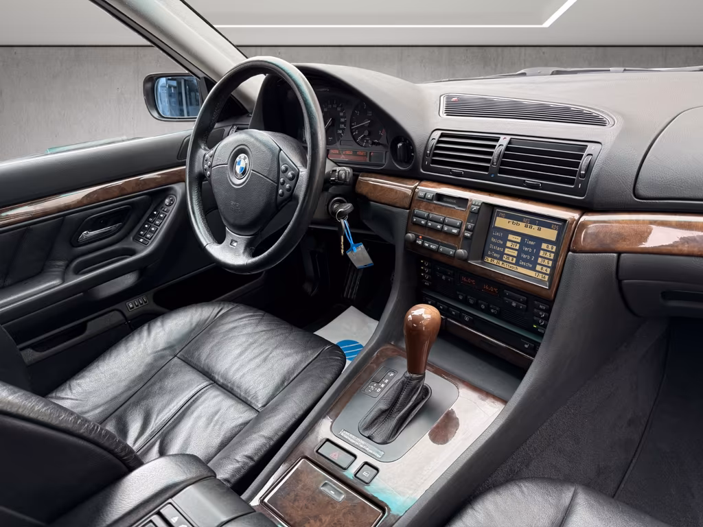 BMW 740