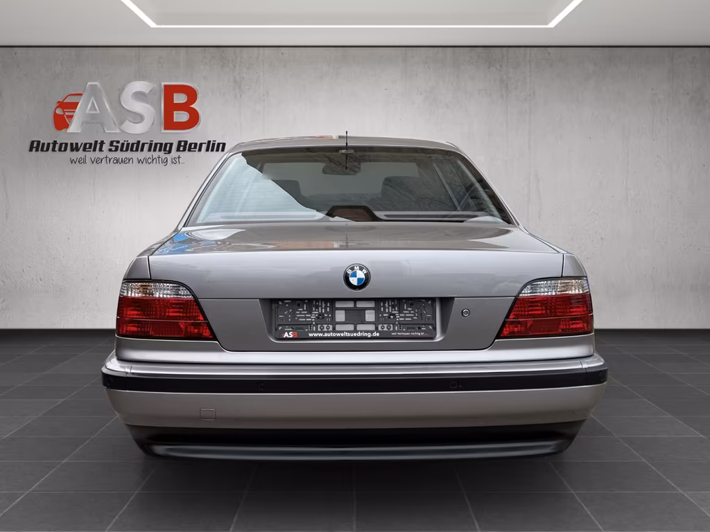 BMW 740