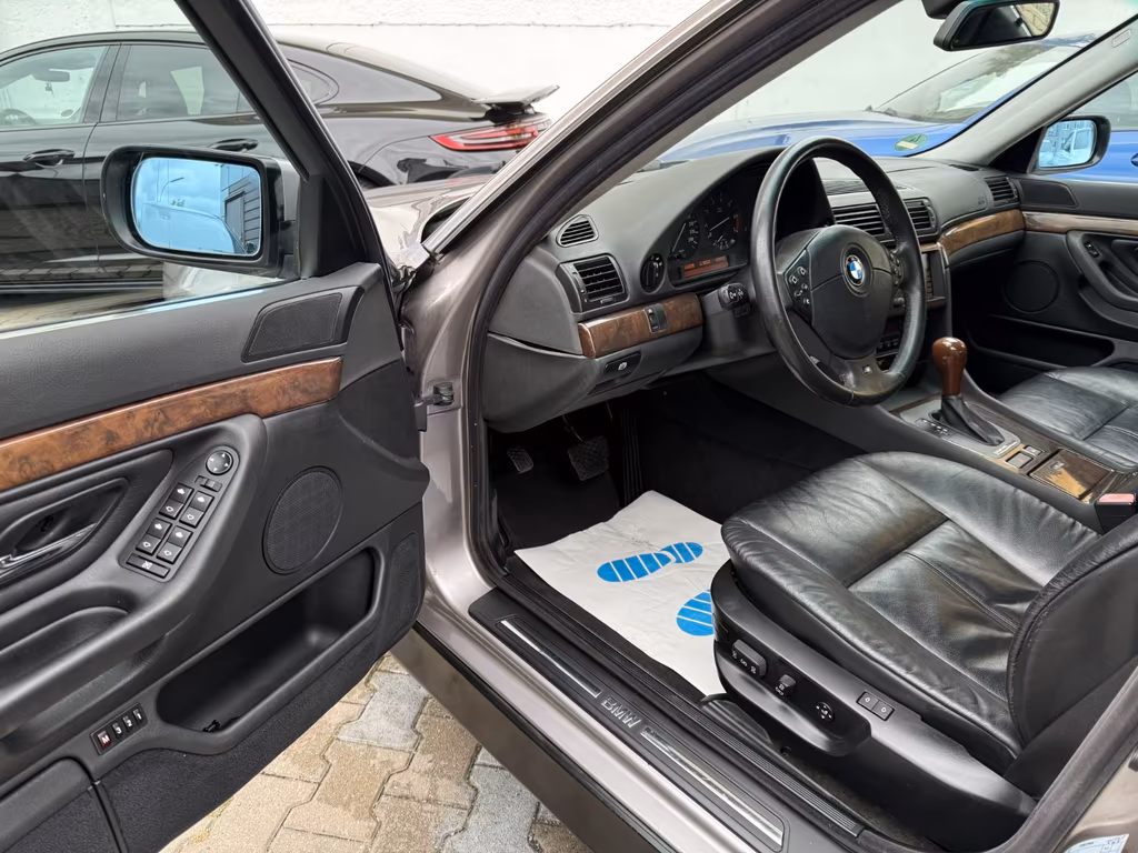 BMW 740