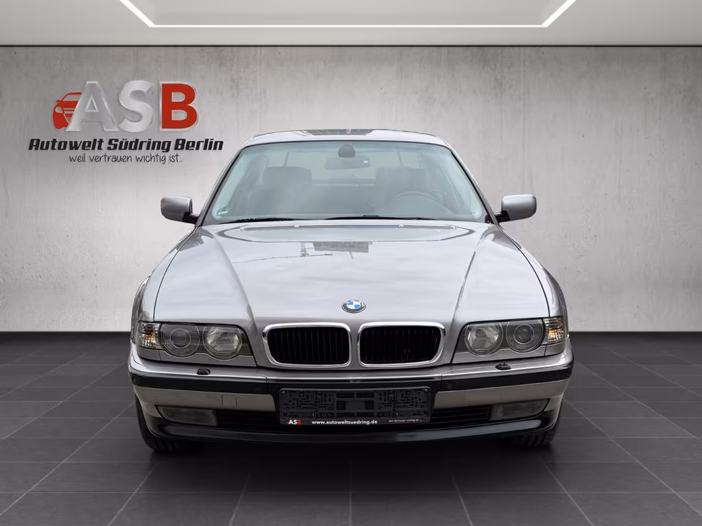 BMW 740